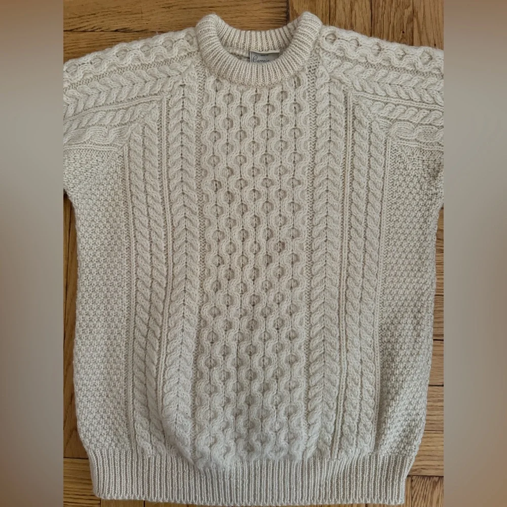 Carraig Donn Traditional Irish Cable Knit Wool Sweater - Picture 2 of 3